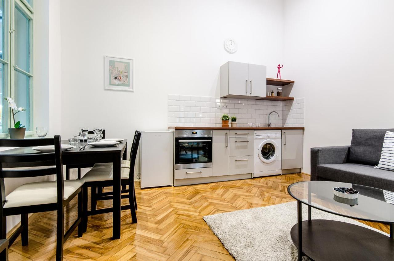 B63 2 Bedroom Apartment In Heart Of City بودابست المظهر الخارجي الصورة